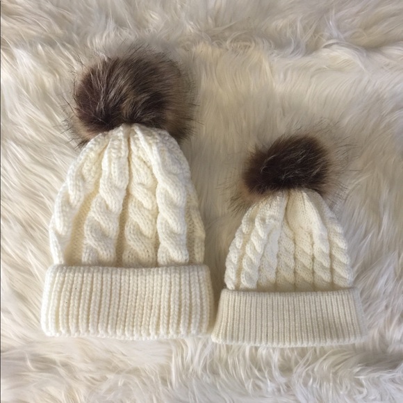 Mommy and Me Beanie set - Picture 2 of 8